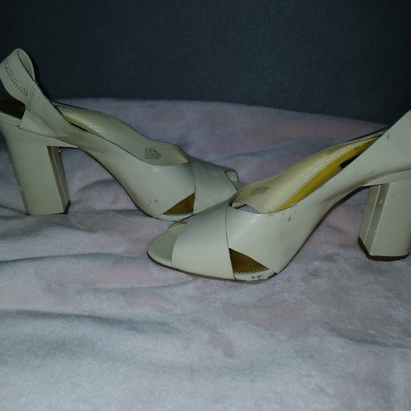 Vince Camuto Sling back heels - Picture 4 of 8
